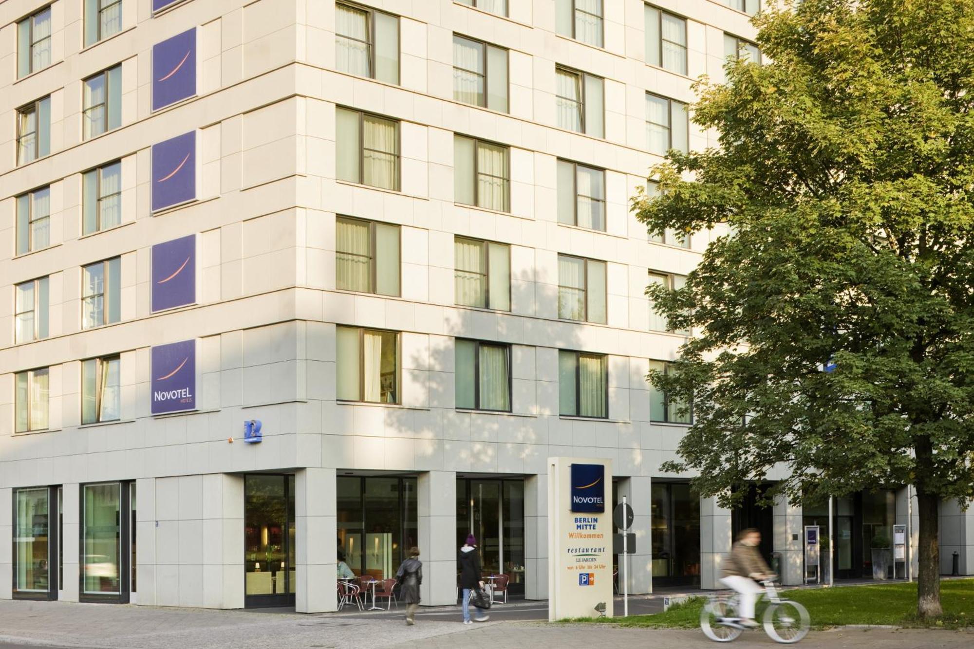 Novotel Berlin Mitte Esterno foto