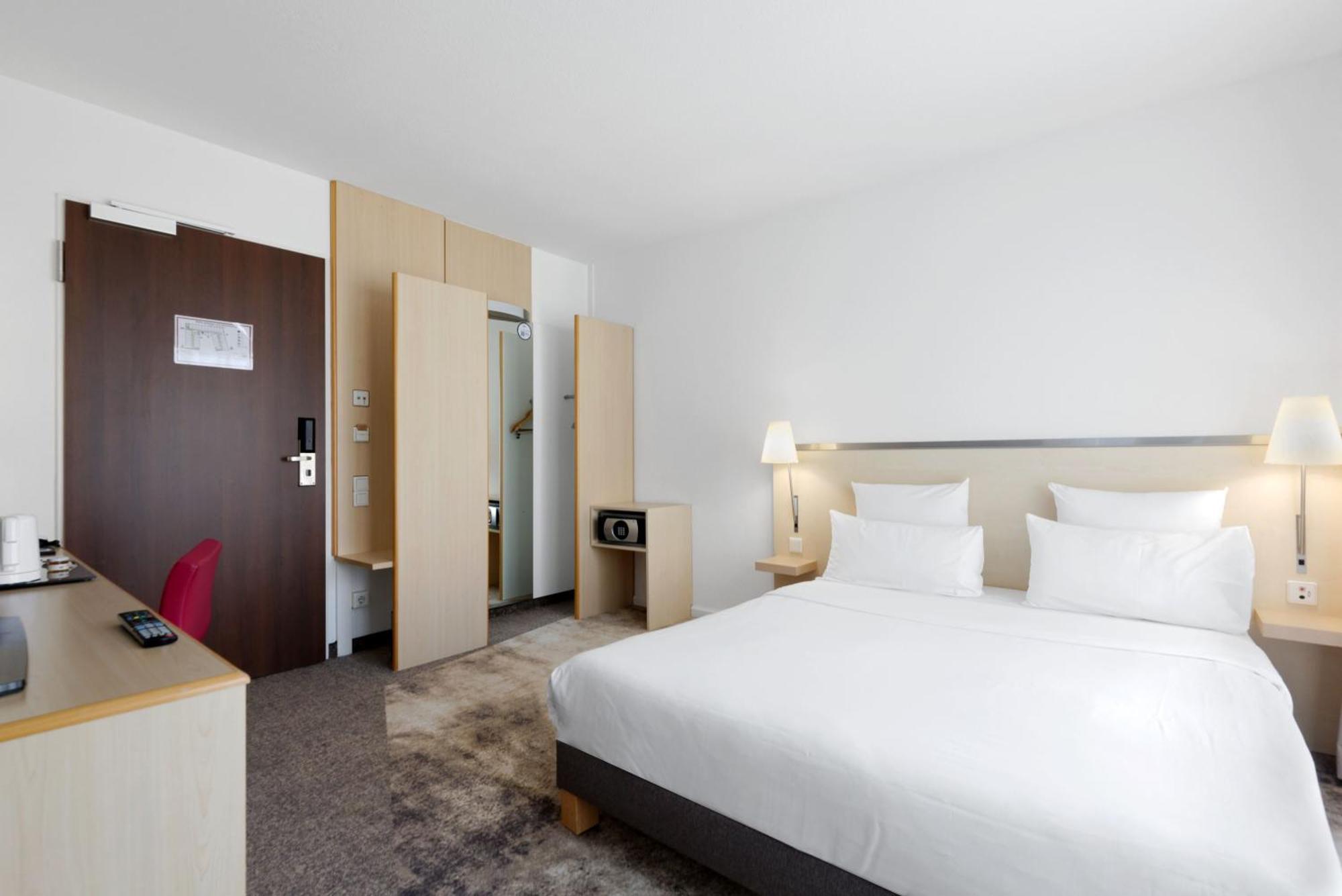 Novotel Berlin Mitte Esterno foto