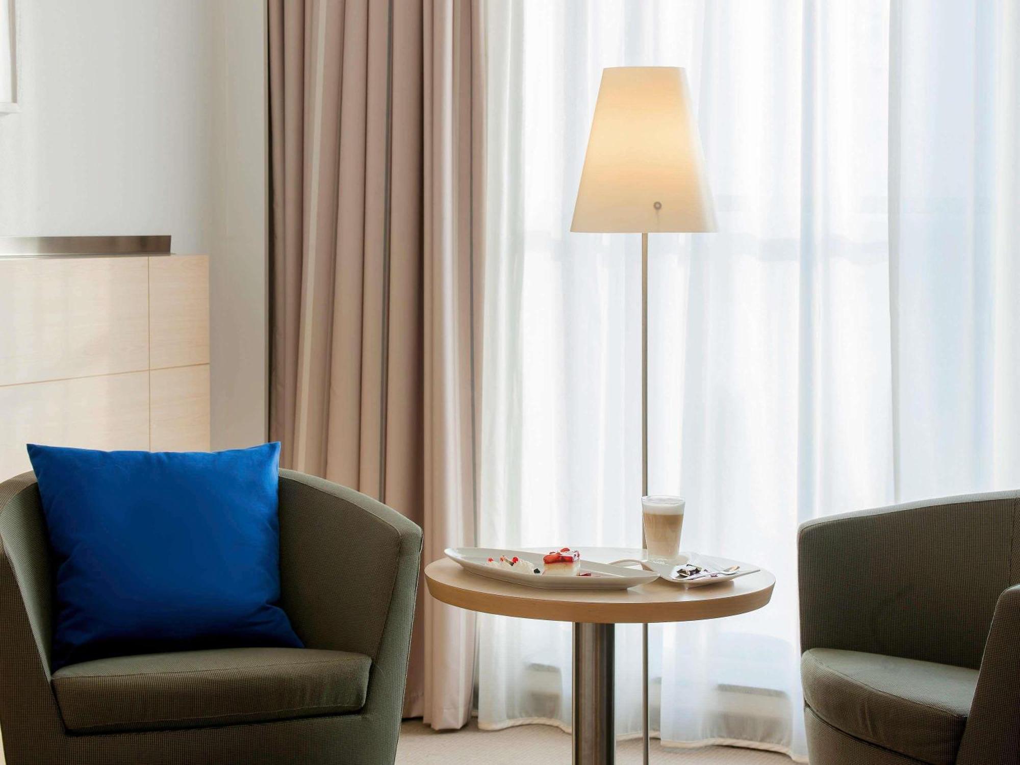 Novotel Berlin Mitte Esterno foto
