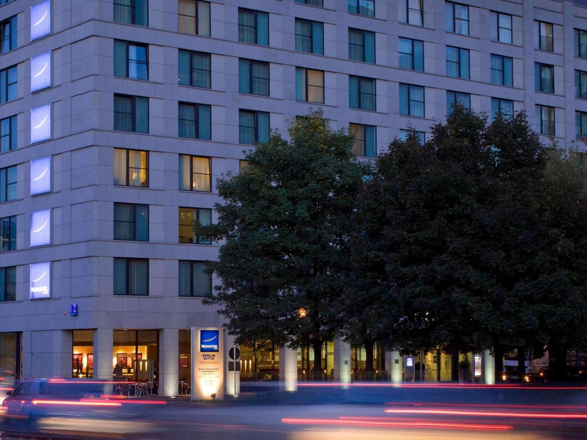 Novotel Berlin Mitte Esterno foto